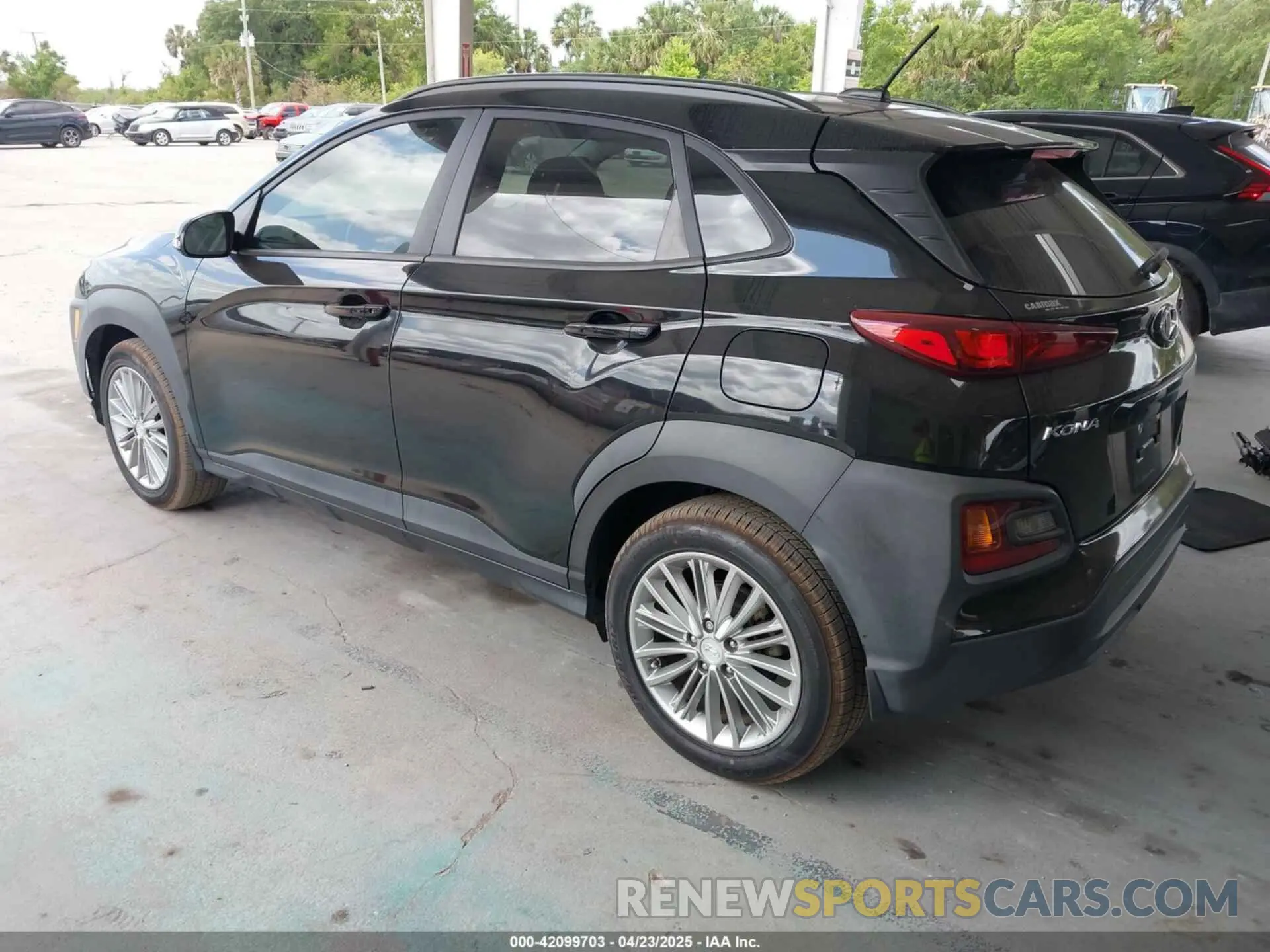 3 Photograph of a damaged car KM8K22AA9LU448641 HYUNDAI KONA 2020