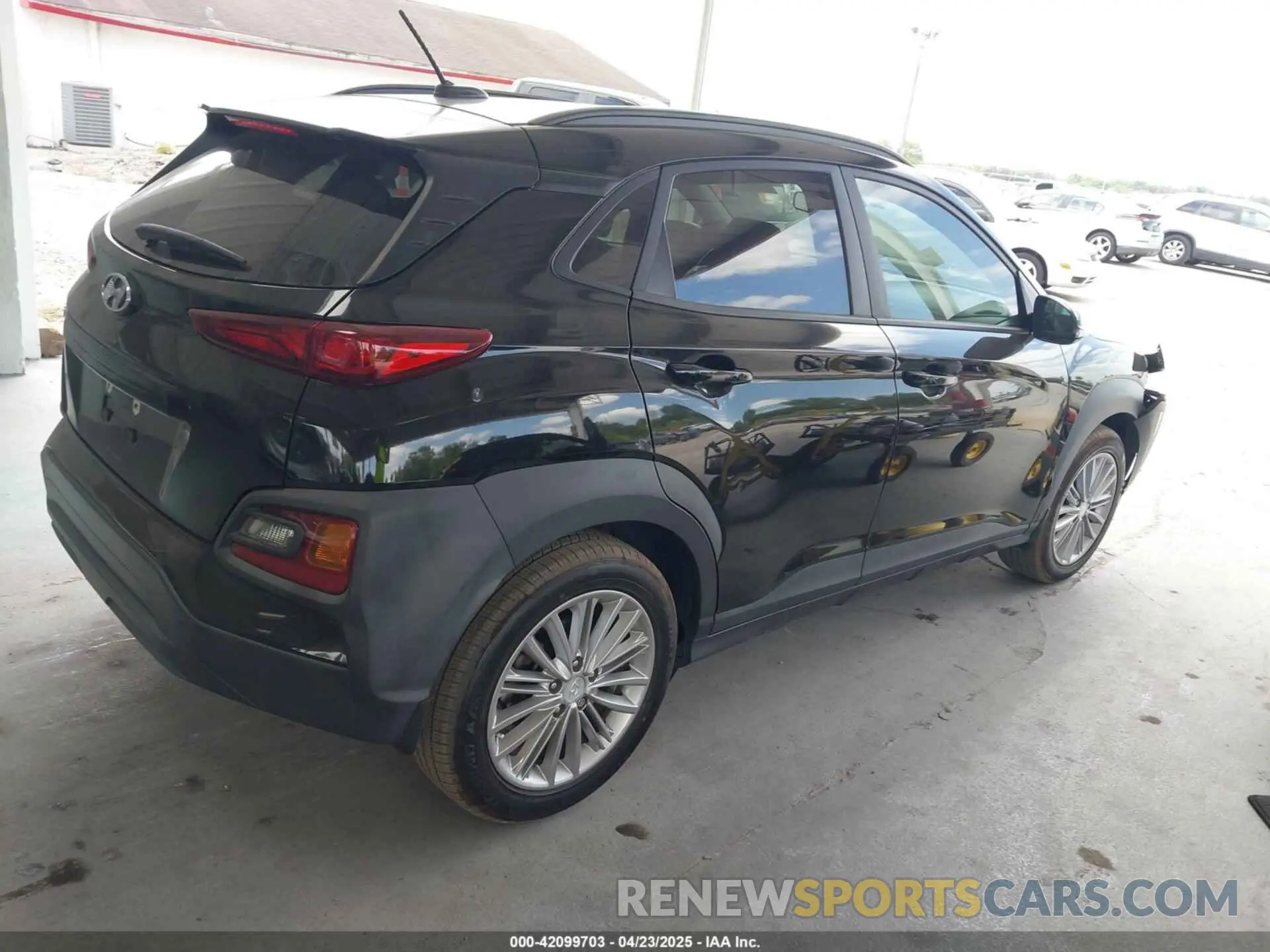 4 Photograph of a damaged car KM8K22AA9LU448641 HYUNDAI KONA 2020