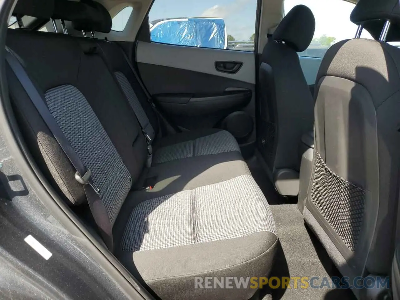 12 Photograph of a damaged car KM8K22AAXLU405538 HYUNDAI KONA 2020