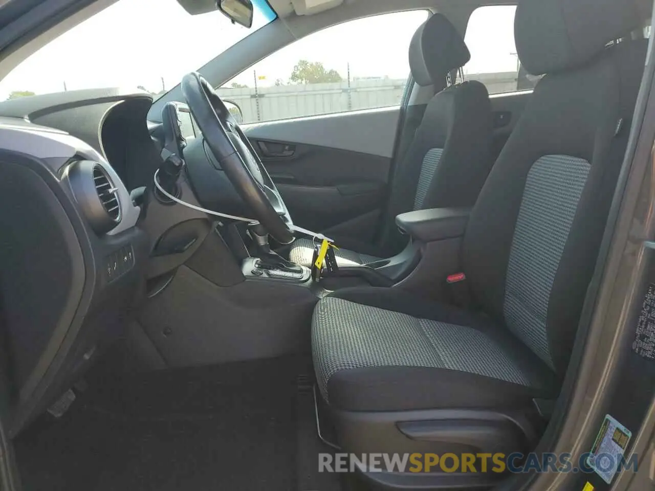 7 Photograph of a damaged car KM8K22AAXLU405538 HYUNDAI KONA 2020
