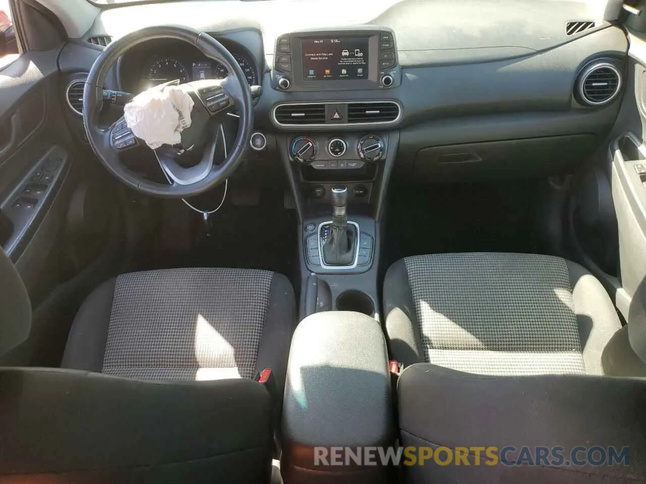 8 Photograph of a damaged car KM8K22AAXLU413686 HYUNDAI KONA 2020