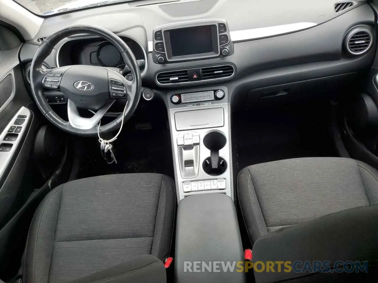 8 Photograph of a damaged car KM8K23AG6LU067517 HYUNDAI KONA 2020