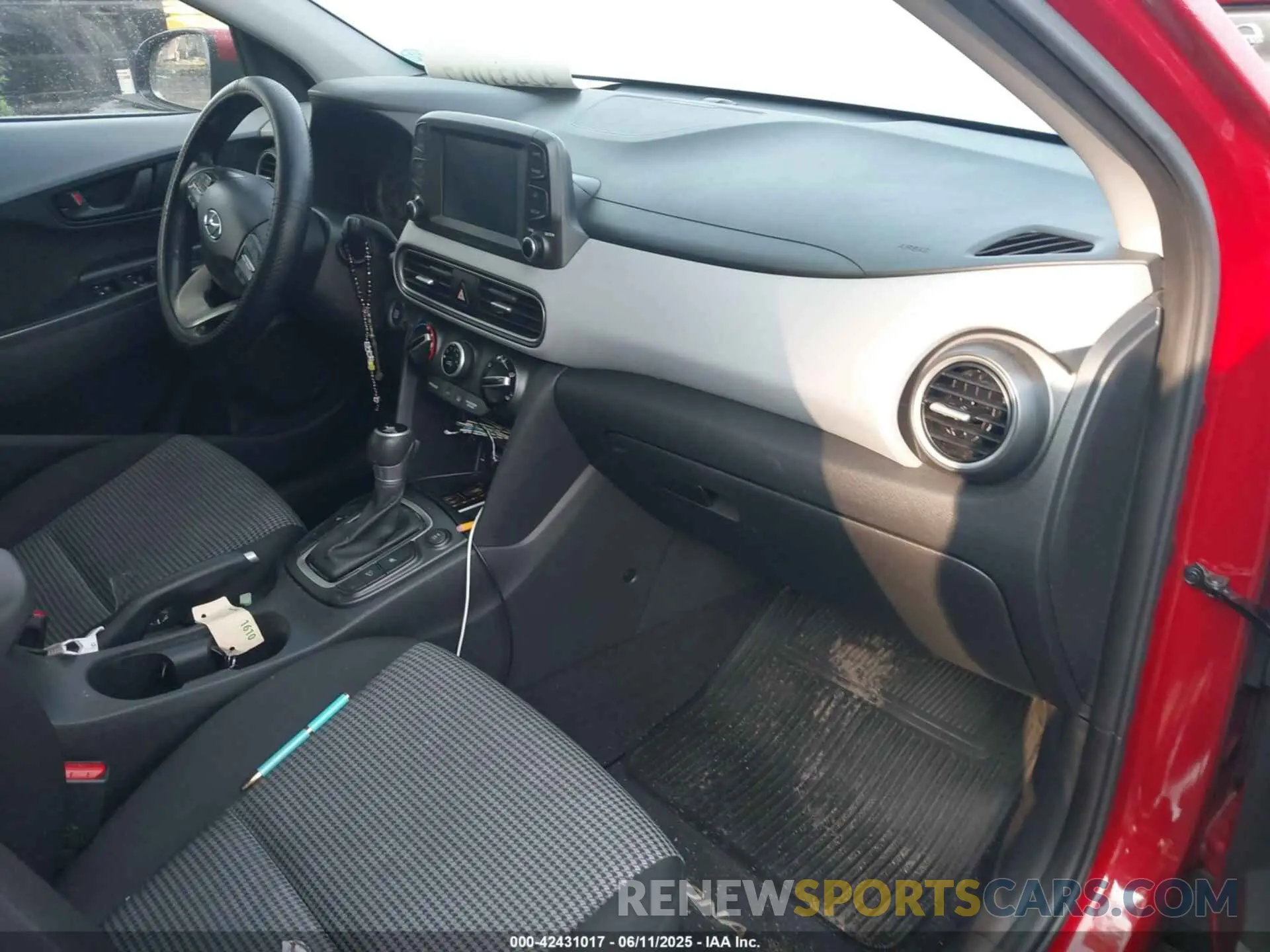 5 Photograph of a damaged car KM8K2CAA0LU477774 HYUNDAI KONA 2020