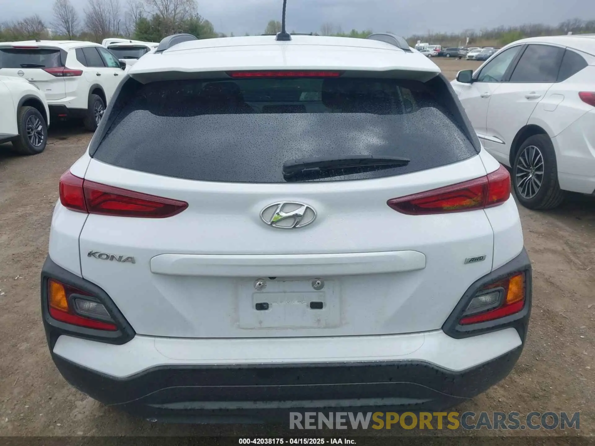 17 Photograph of a damaged car KM8K2CAA0LU569113 HYUNDAI KONA 2020