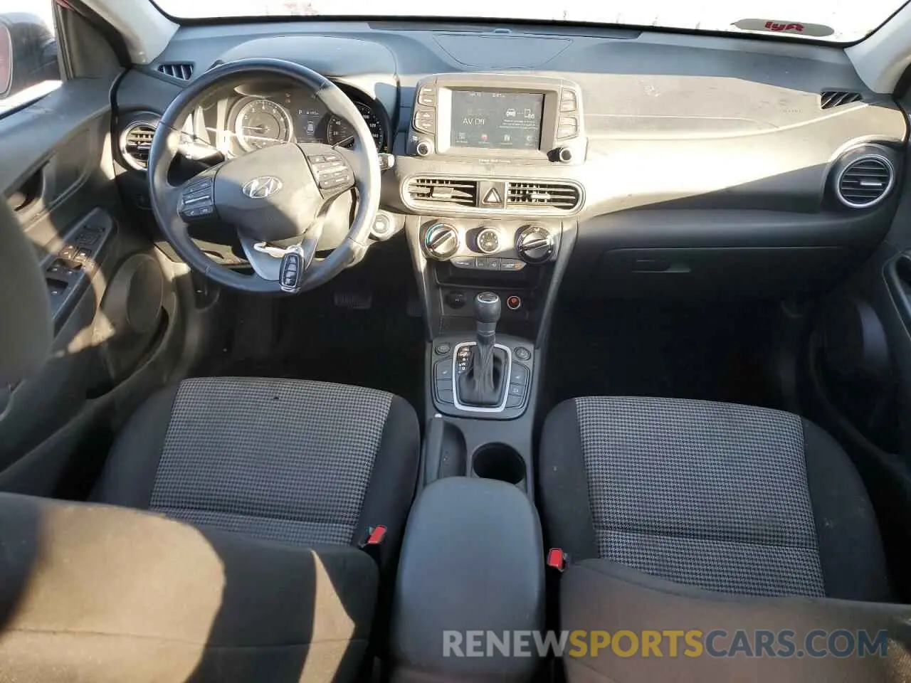 8 Photograph of a damaged car KM8K2CAA0LU583223 HYUNDAI KONA 2020