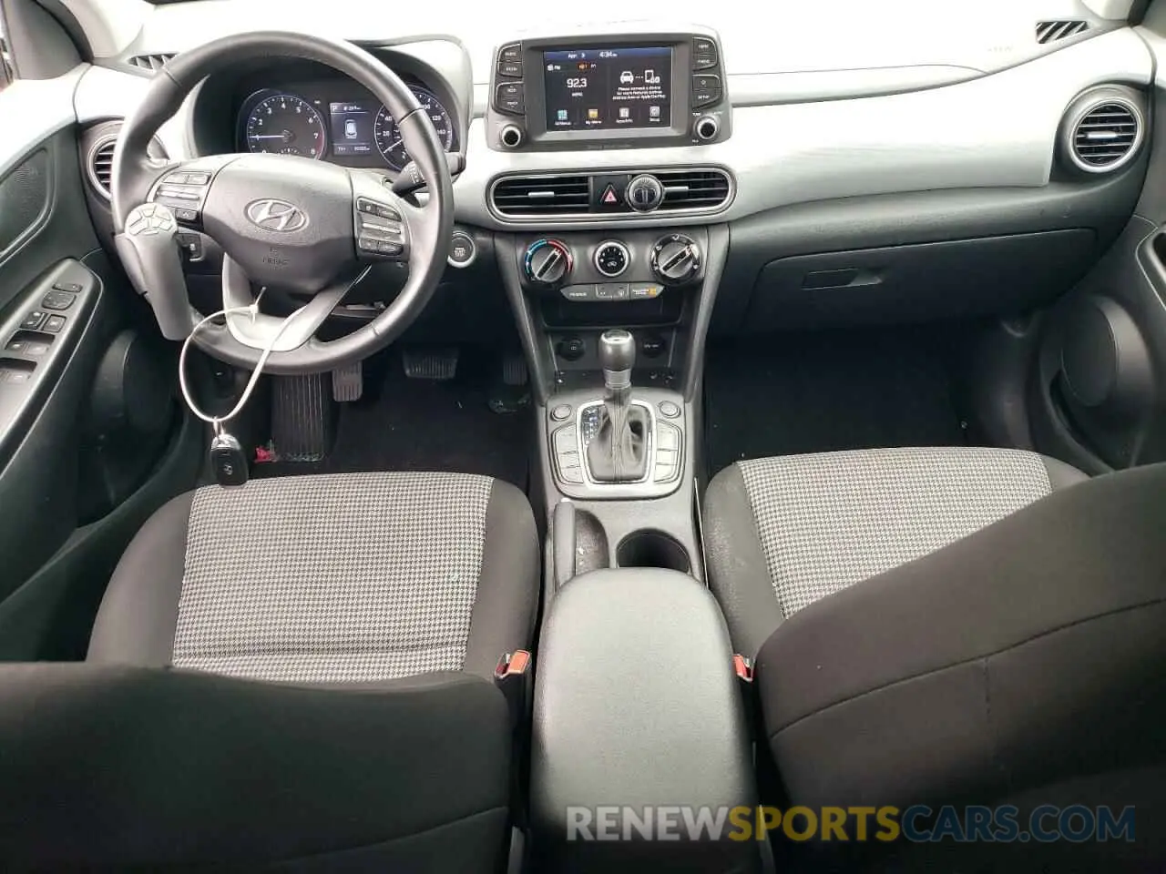 8 Photograph of a damaged car KM8K2CAA2LU454495 HYUNDAI KONA 2020