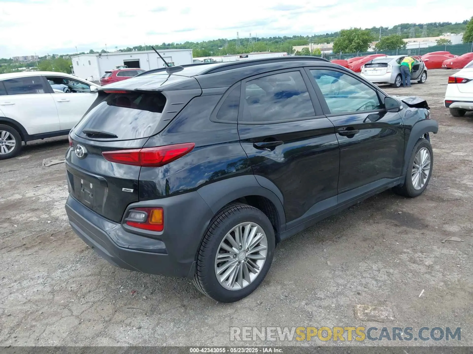 4 Photograph of a damaged car KM8K2CAA3LU471256 HYUNDAI KONA 2020