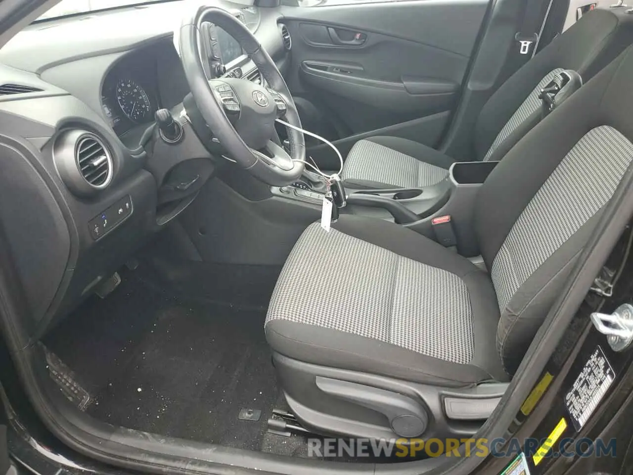 7 Photograph of a damaged car KM8K2CAA3LU483214 HYUNDAI KONA 2020