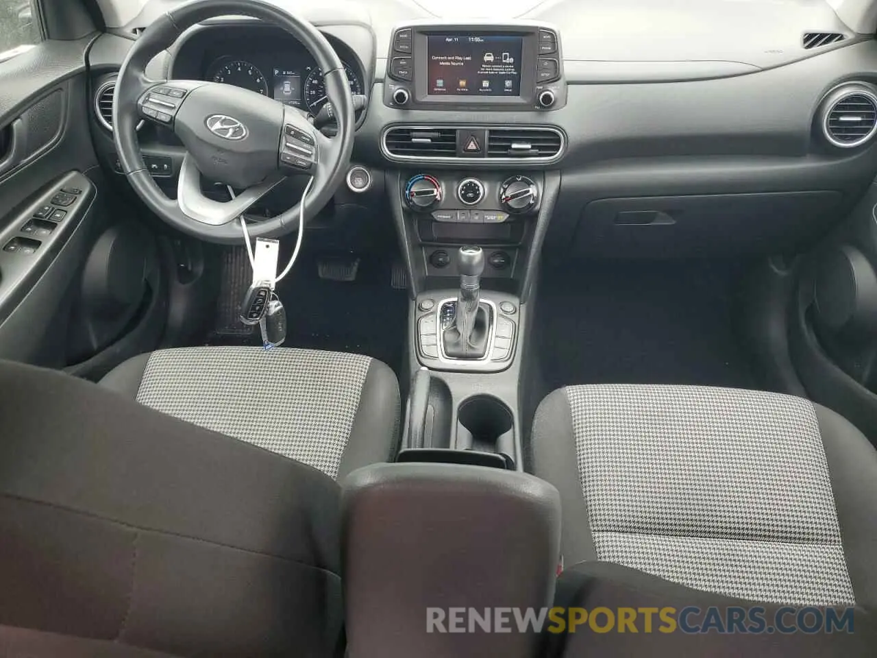 8 Photograph of a damaged car KM8K2CAA3LU483214 HYUNDAI KONA 2020