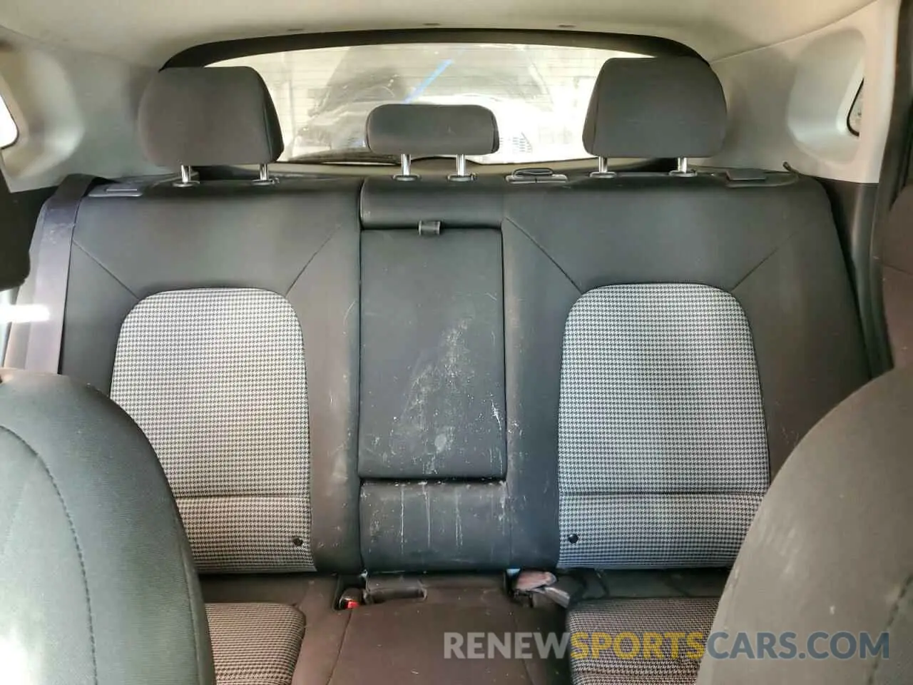 10 Photograph of a damaged car KM8K2CAA3LU504188 HYUNDAI KONA 2020