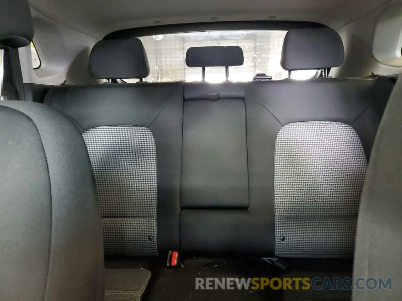 10 Photograph of a damaged car KM8K2CAA4LU403726 HYUNDAI KONA 2020