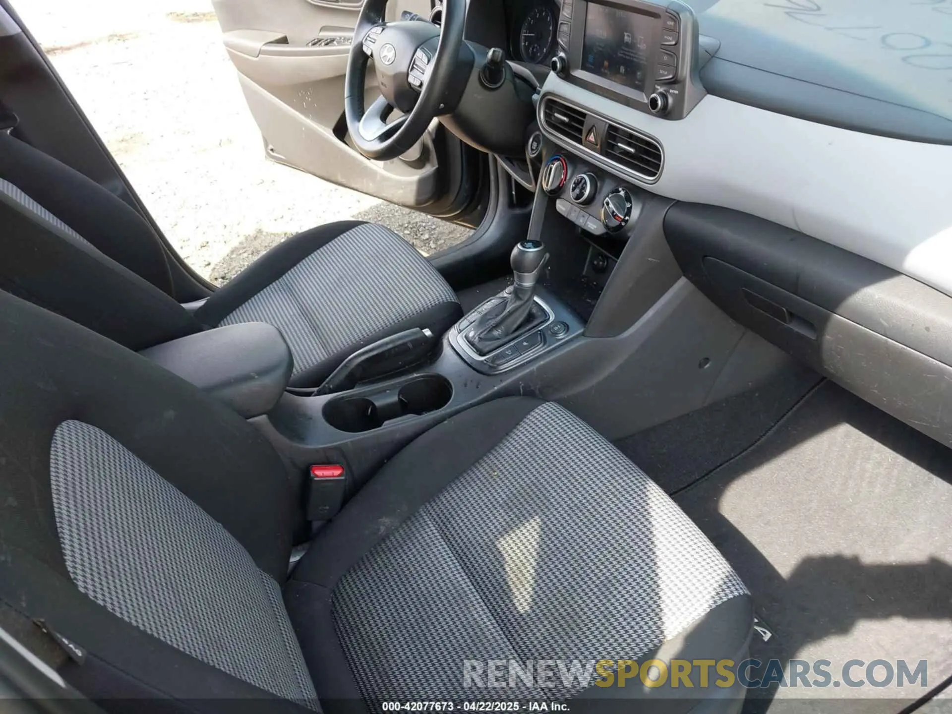 5 Photograph of a damaged car KM8K2CAA4LU488941 HYUNDAI KONA 2020