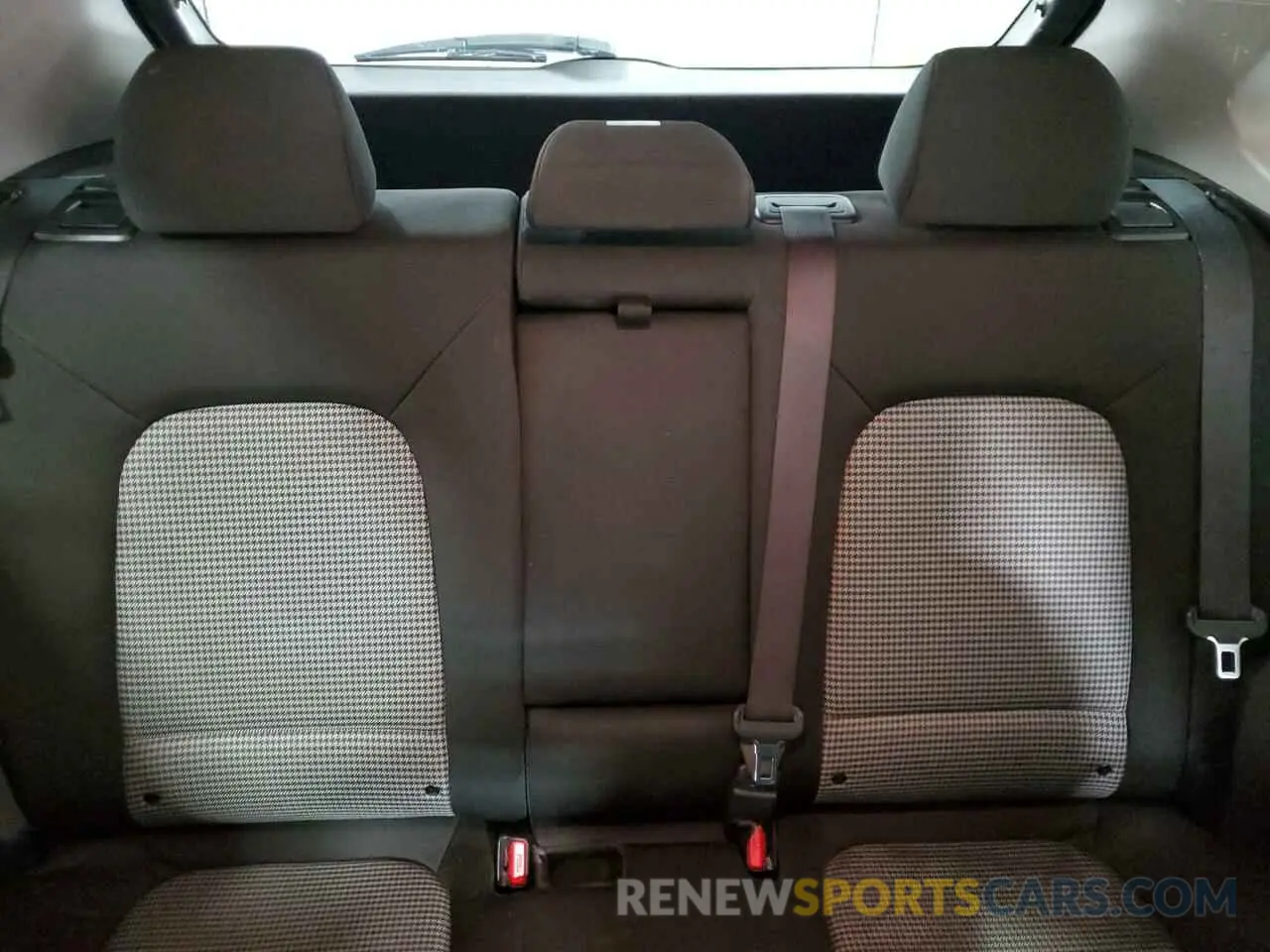 10 Photograph of a damaged car KM8K2CAA4LU491712 HYUNDAI KONA 2020
