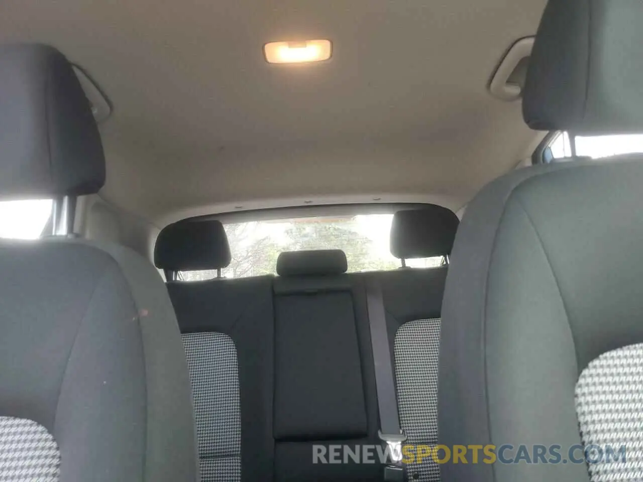 10 Photograph of a damaged car KM8K2CAA4LU569695 HYUNDAI KONA 2020