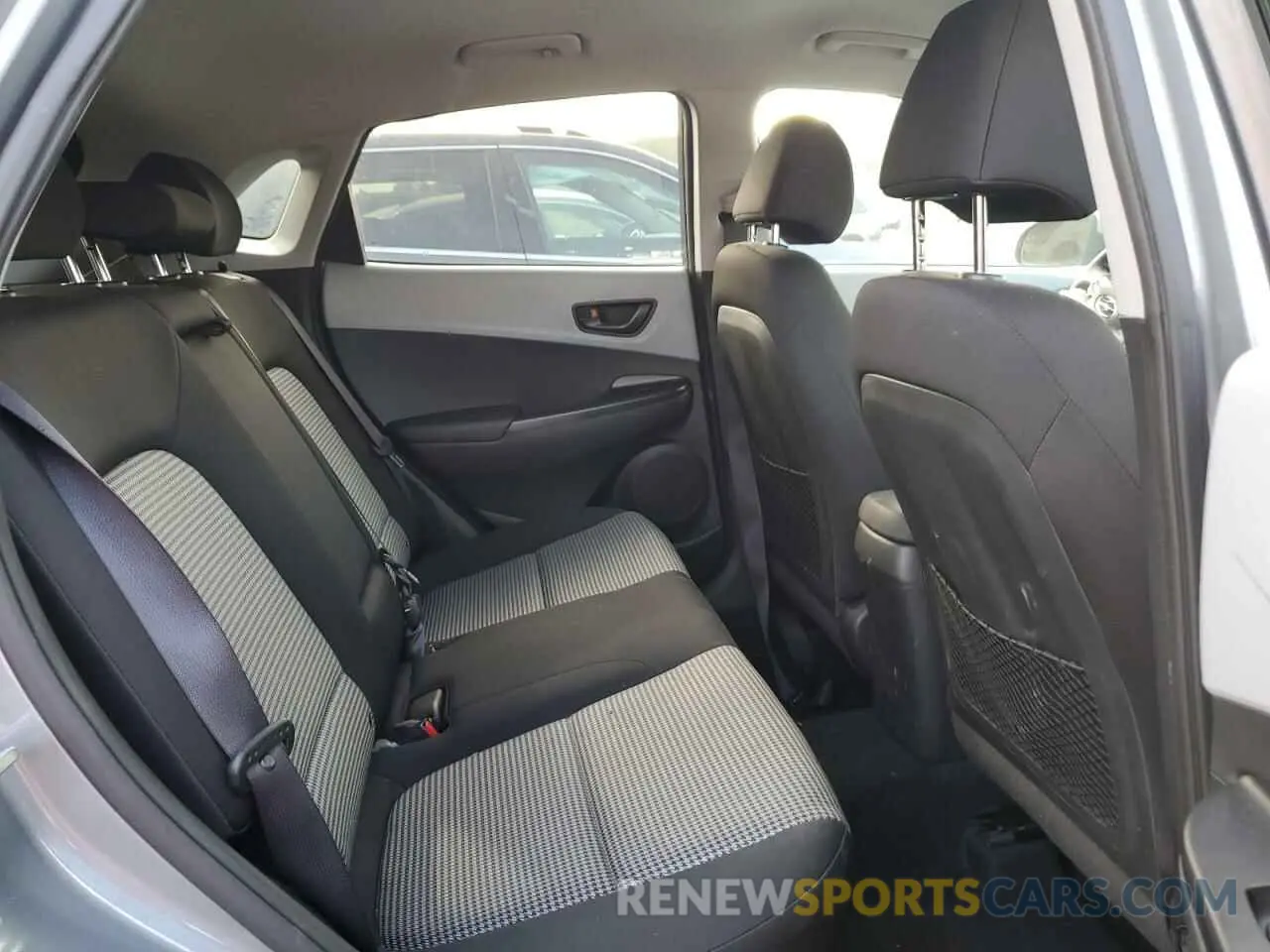 12 Photograph of a damaged car KM8K2CAA5LU454250 HYUNDAI KONA 2020