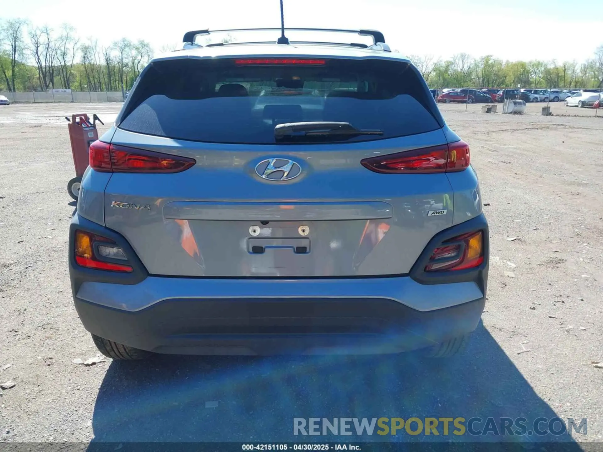 17 Photograph of a damaged car KM8K2CAA5LU571729 HYUNDAI KONA 2020