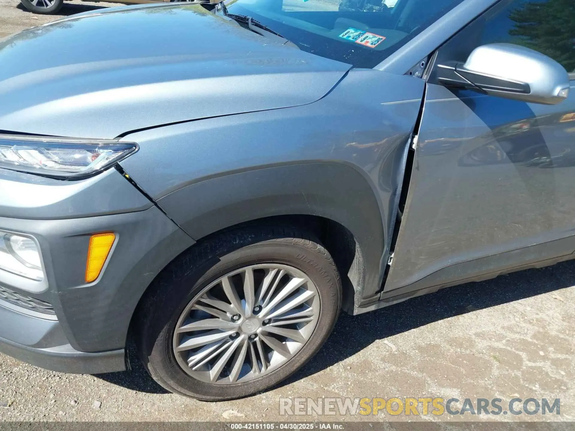 18 Photograph of a damaged car KM8K2CAA5LU571729 HYUNDAI KONA 2020