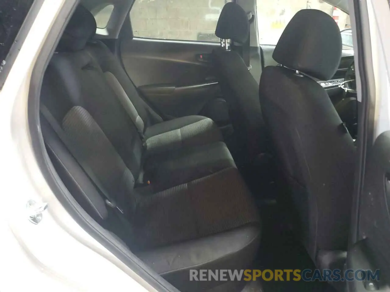 11 Photograph of a damaged car KM8K2CAA7LU498377 HYUNDAI KONA 2020