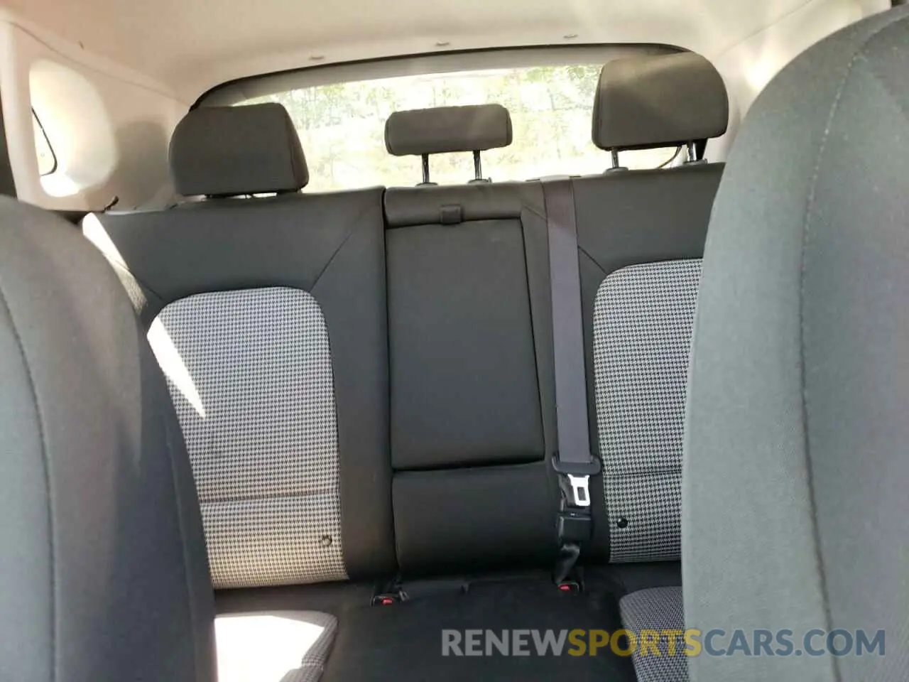 10 Photograph of a damaged car KM8K2CAA8LU475853 HYUNDAI KONA 2020