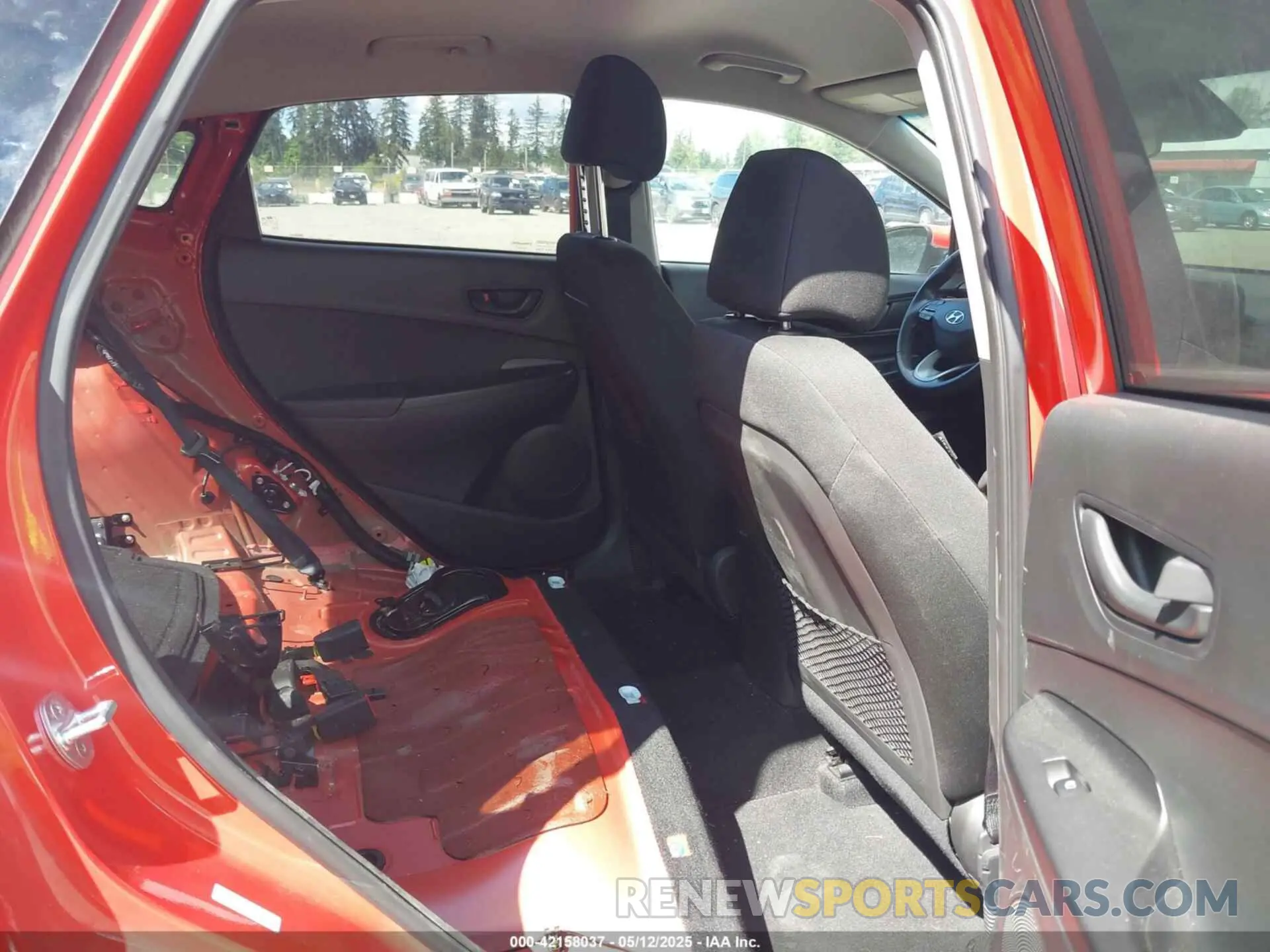 8 Photograph of a damaged car KM8K2CAA9LU398443 HYUNDAI KONA 2020