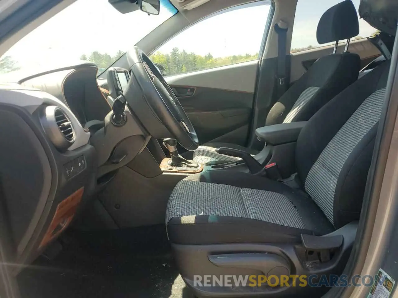 7 Photograph of a damaged car KM8K2CAA9LU424054 HYUNDAI KONA 2020