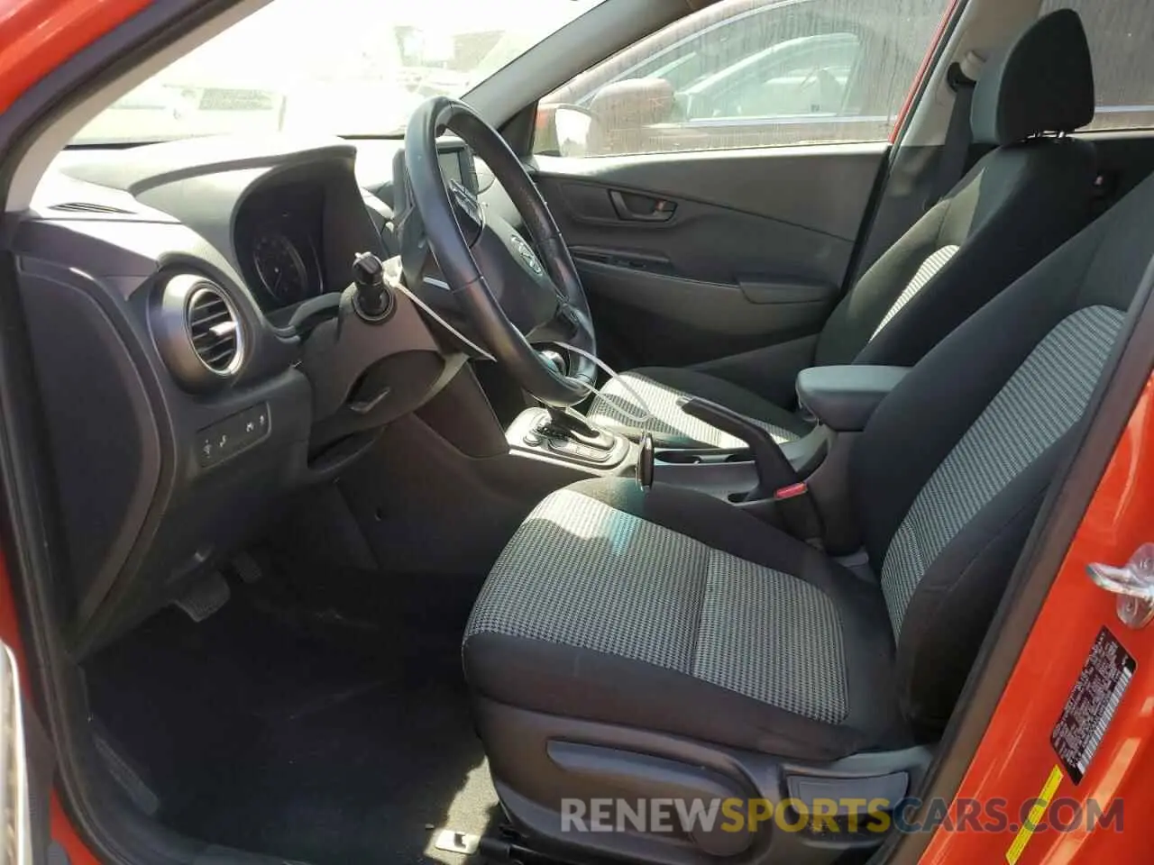 7 Photograph of a damaged car KM8K2CAAXLU467298 HYUNDAI KONA 2020