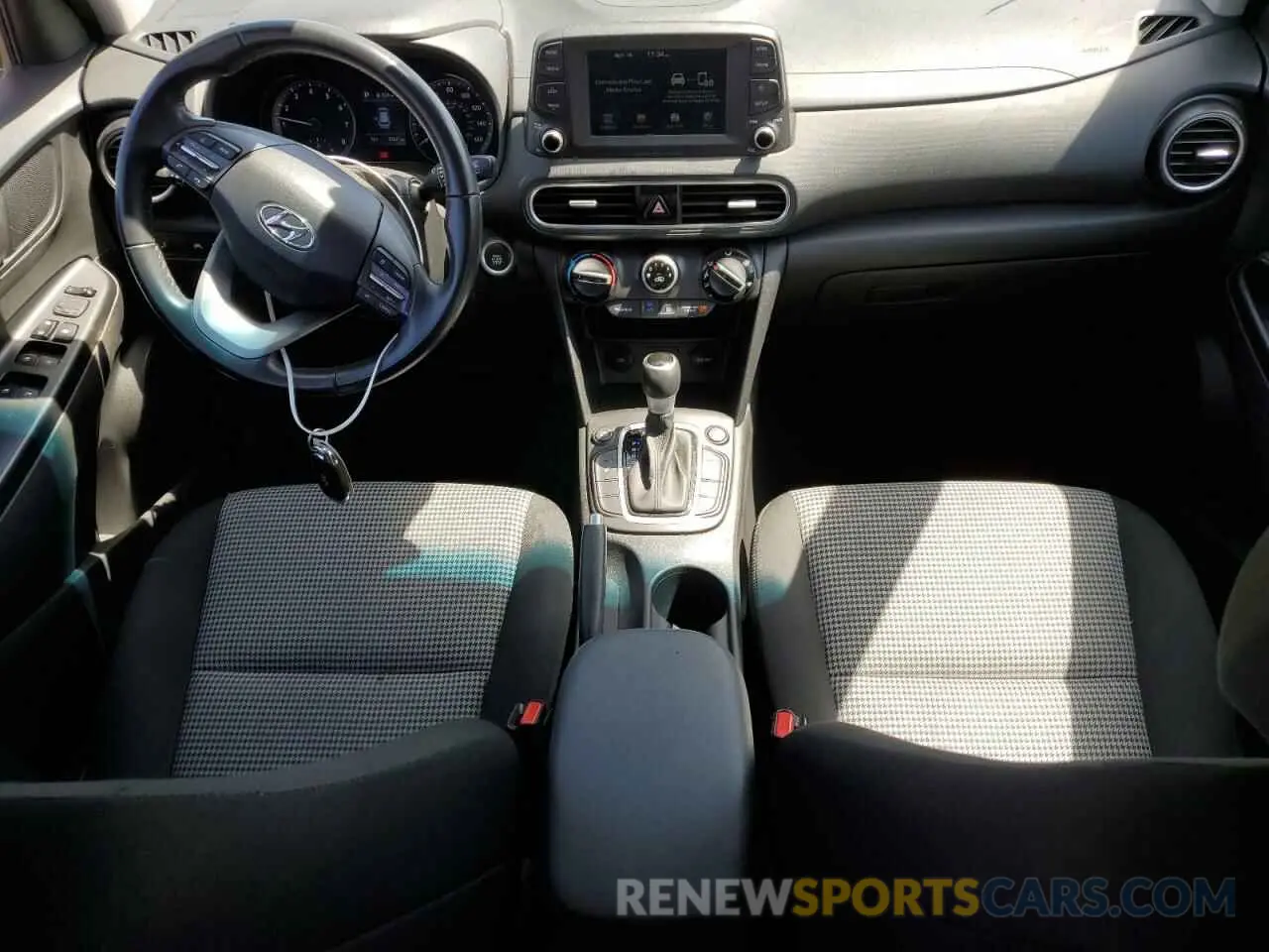 8 Photograph of a damaged car KM8K2CAAXLU467298 HYUNDAI KONA 2020