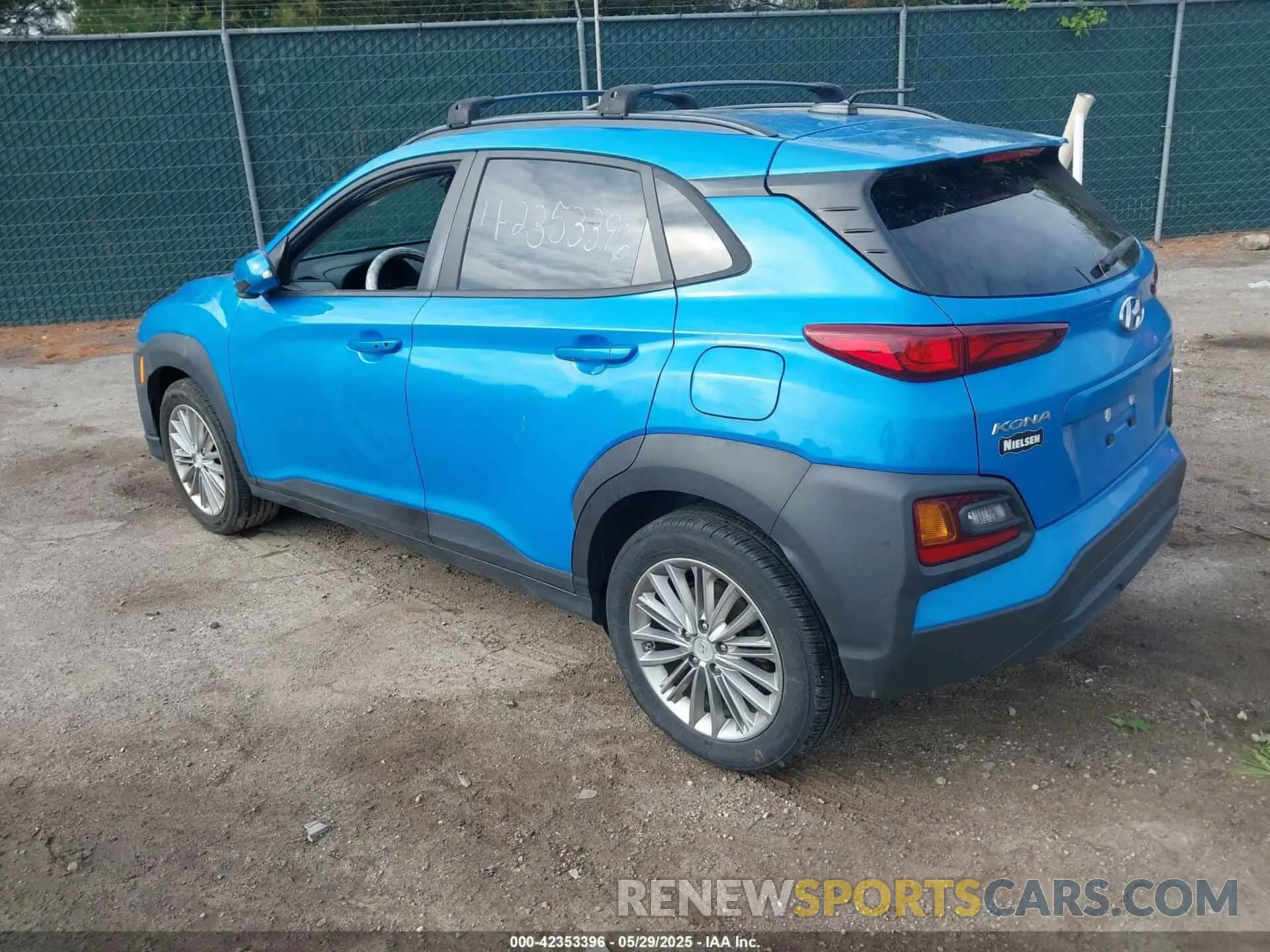 3 Photograph of a damaged car KM8K2CAAXLU473764 HYUNDAI KONA 2020