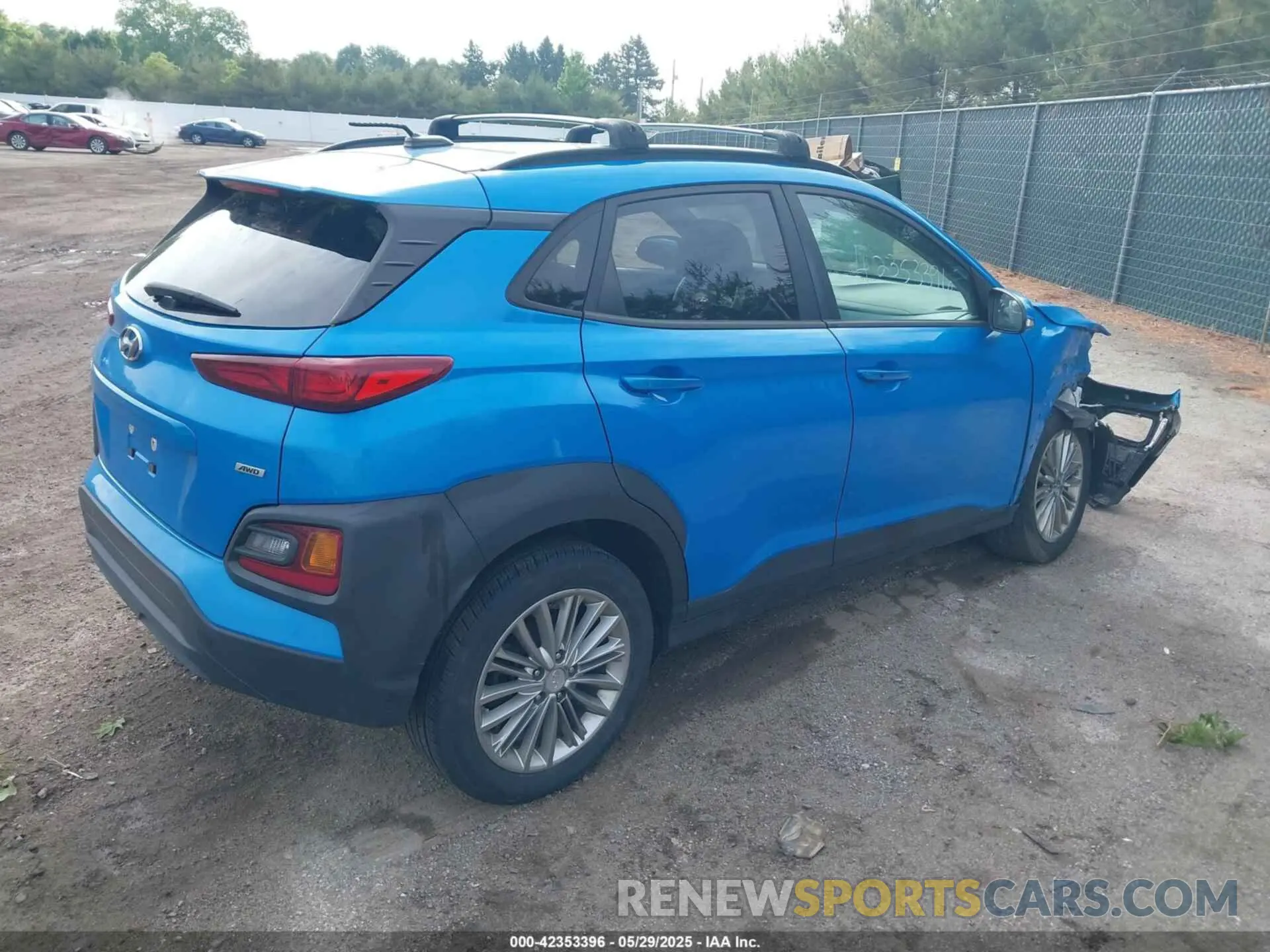 4 Photograph of a damaged car KM8K2CAAXLU473764 HYUNDAI KONA 2020