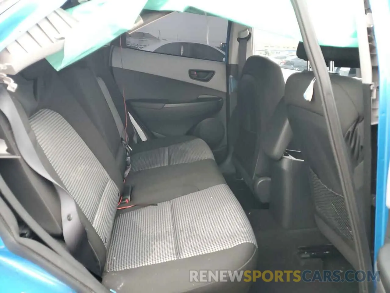 11 Photograph of a damaged car KM8K2CAAXLU494470 HYUNDAI KONA 2020