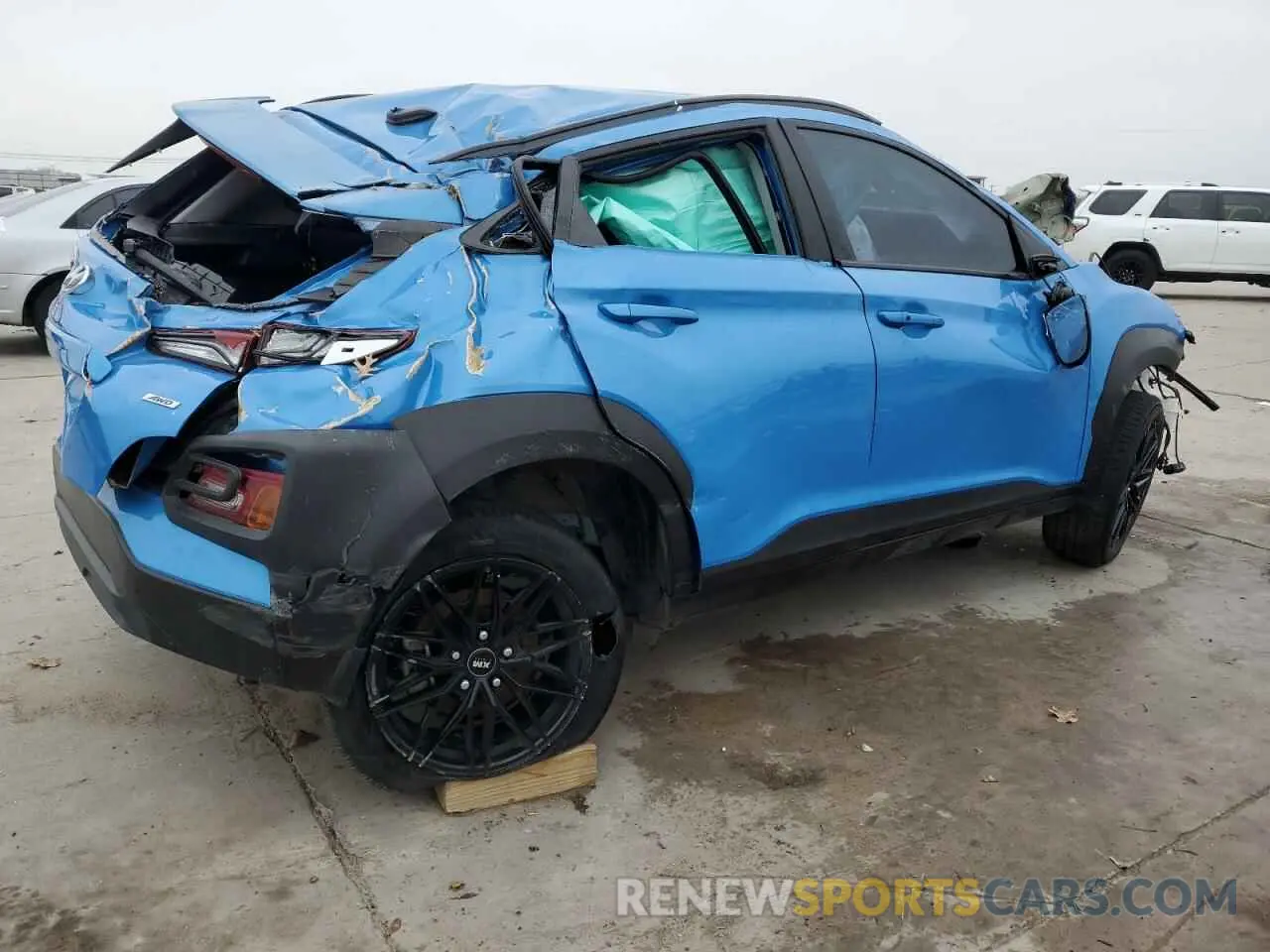 3 Photograph of a damaged car KM8K2CAAXLU494470 HYUNDAI KONA 2020