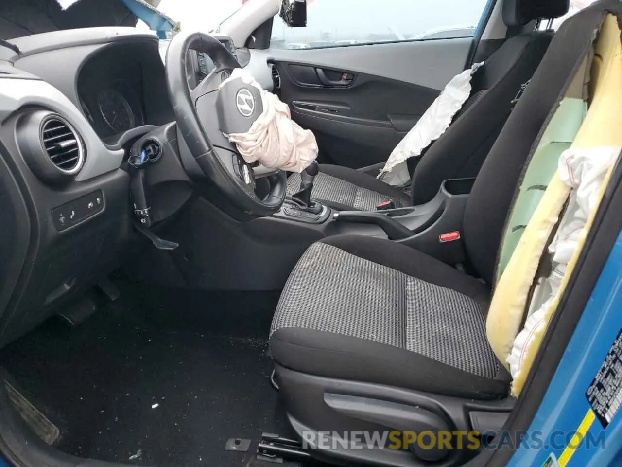 7 Photograph of a damaged car KM8K2CAAXLU494470 HYUNDAI KONA 2020