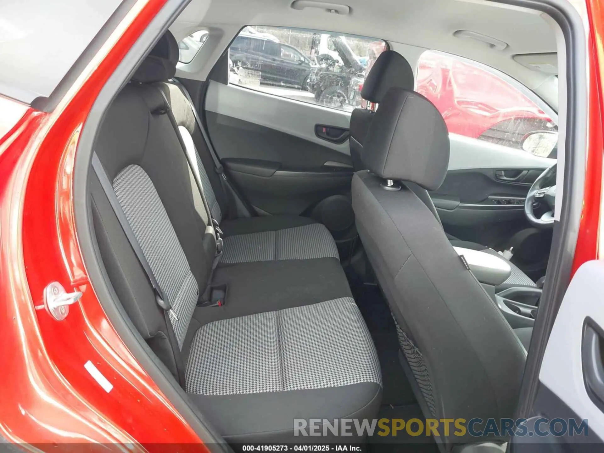 8 Photograph of a damaged car KM8K2CAAXLU574383 HYUNDAI KONA 2020