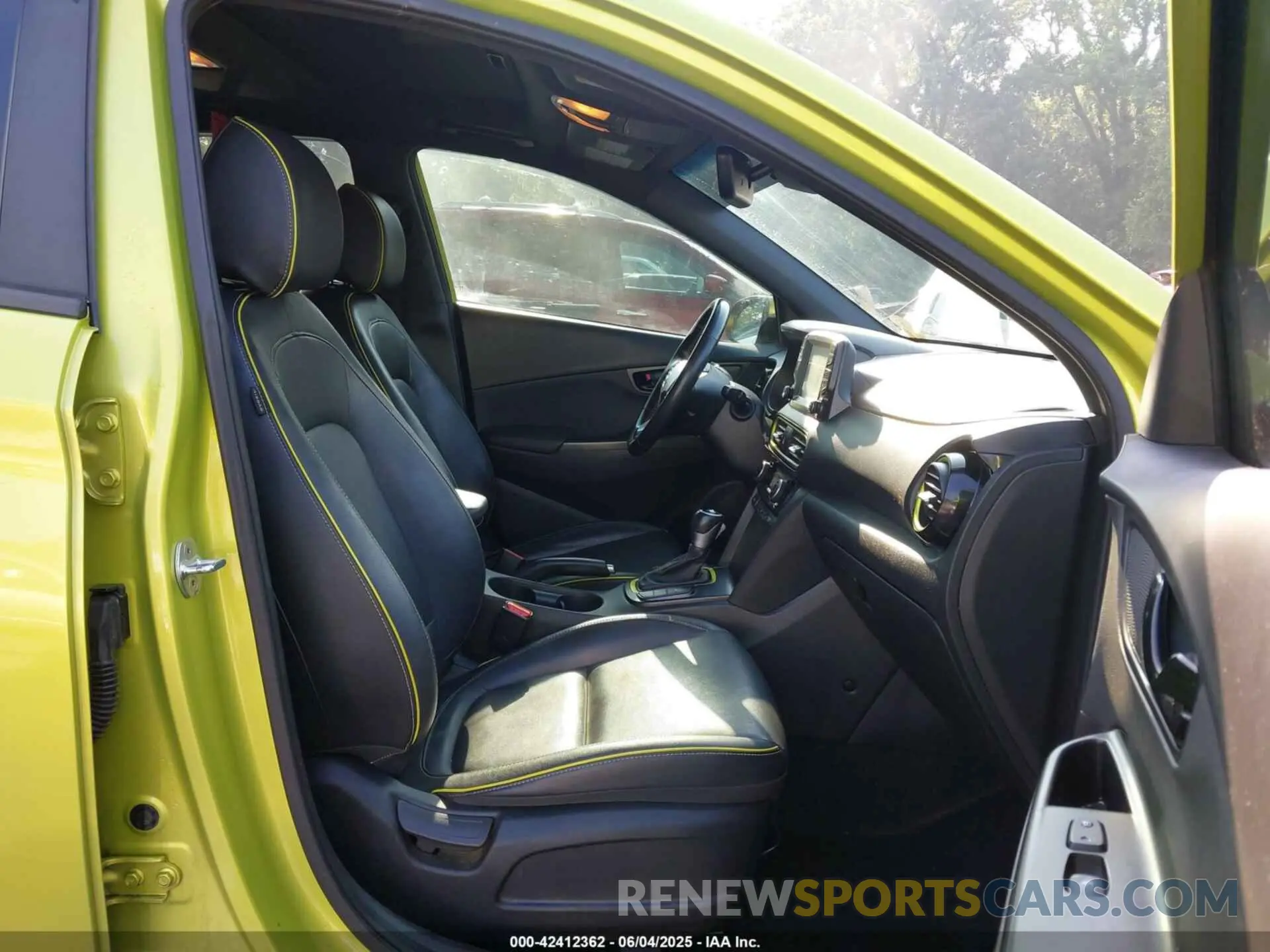 5 Photograph of a damaged car KM8K33A54LU436712 HYUNDAI KONA 2020