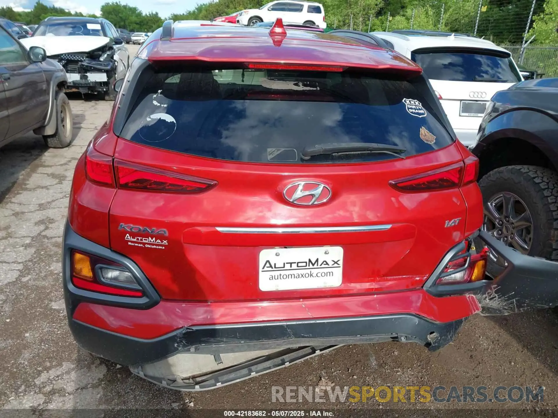 16 Photograph of a damaged car KM8K33A55LU546104 HYUNDAI KONA 2020