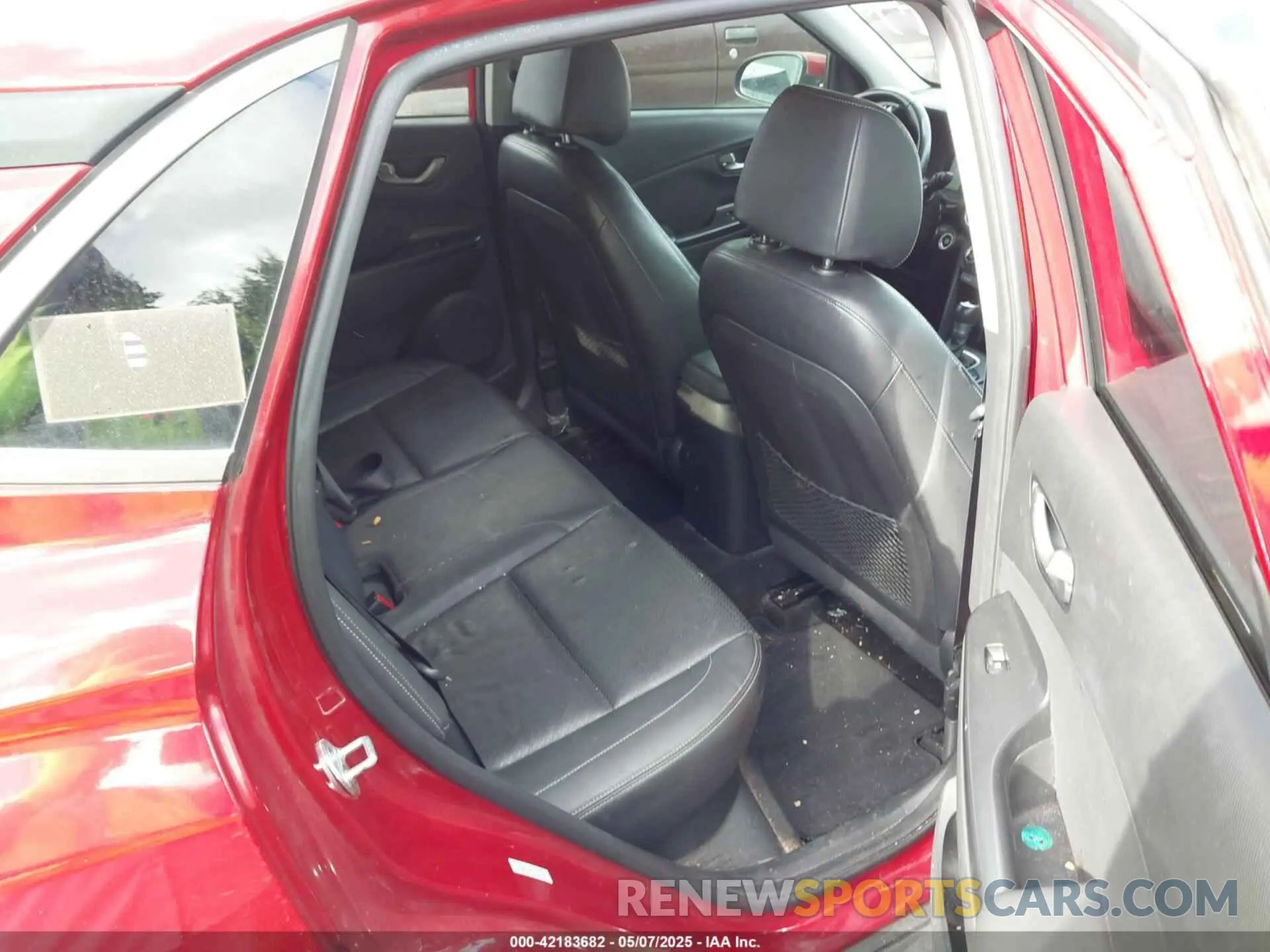 8 Photograph of a damaged car KM8K33A55LU546104 HYUNDAI KONA 2020