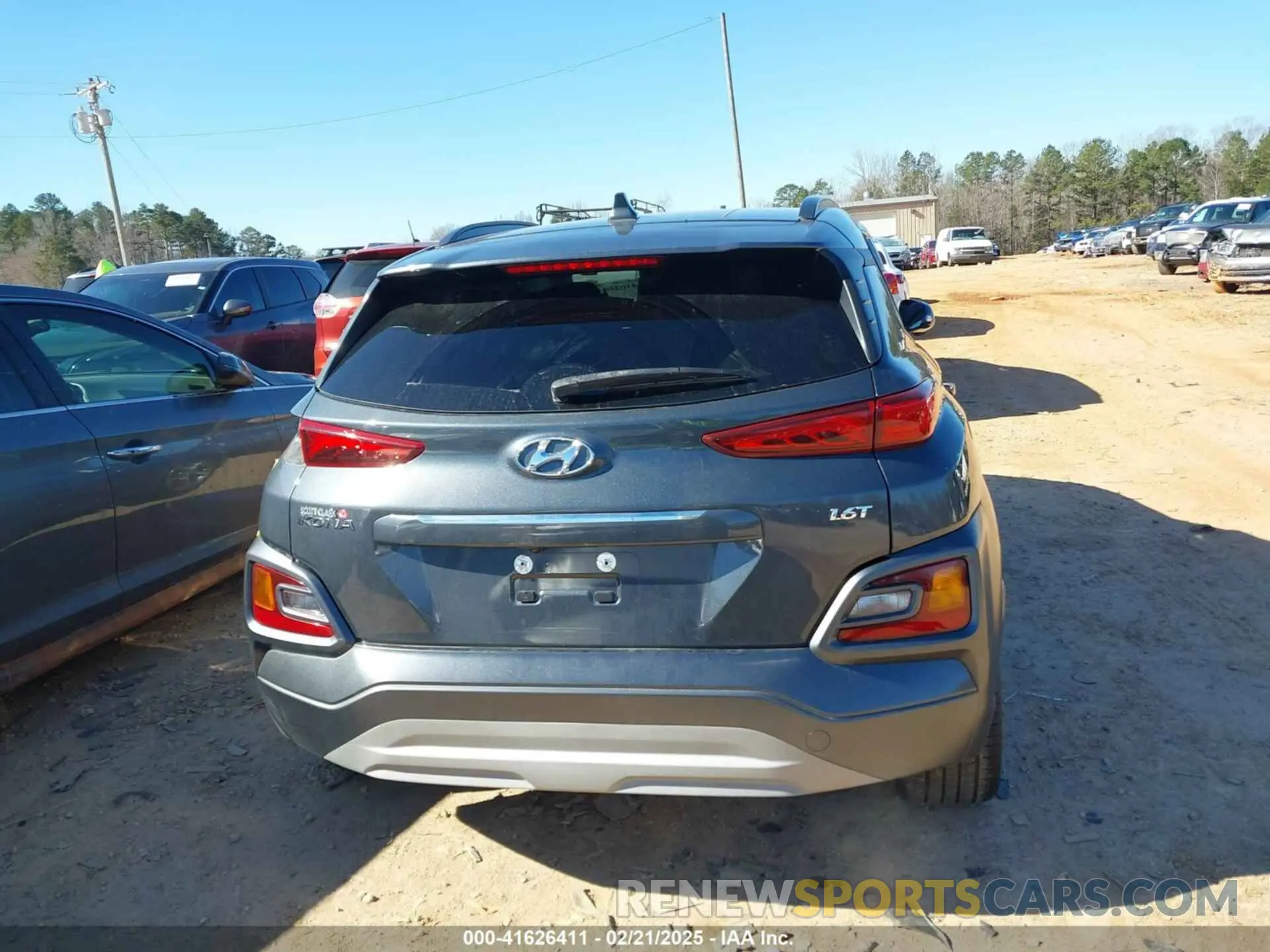 17 Photograph of a damaged car KM8K33A58LU414955 HYUNDAI KONA 2020