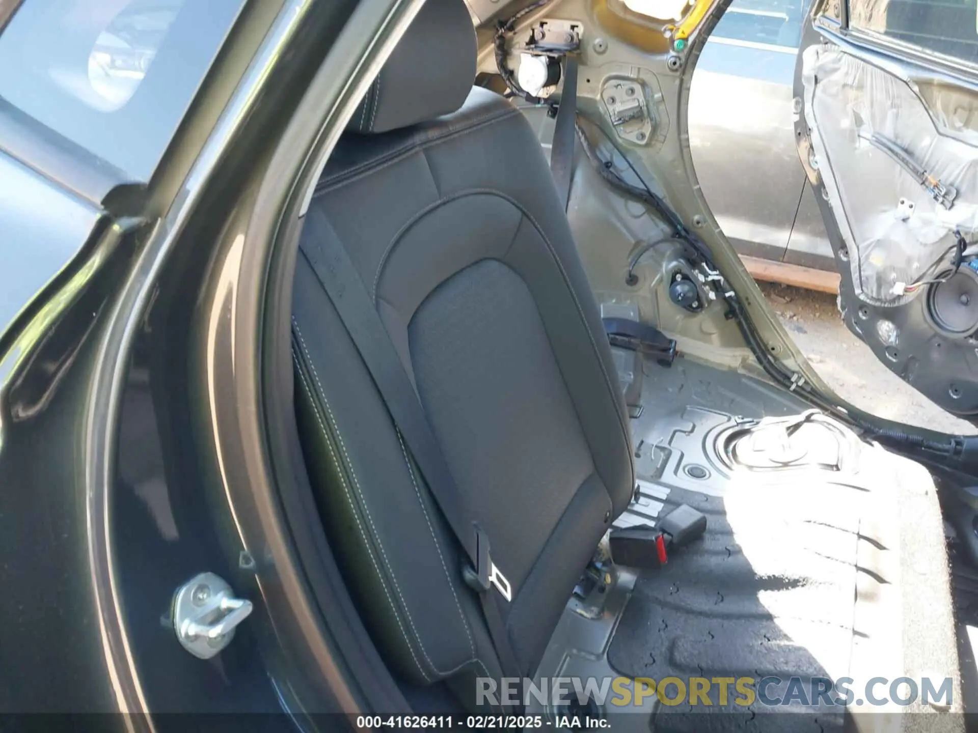 8 Photograph of a damaged car KM8K33A58LU414955 HYUNDAI KONA 2020