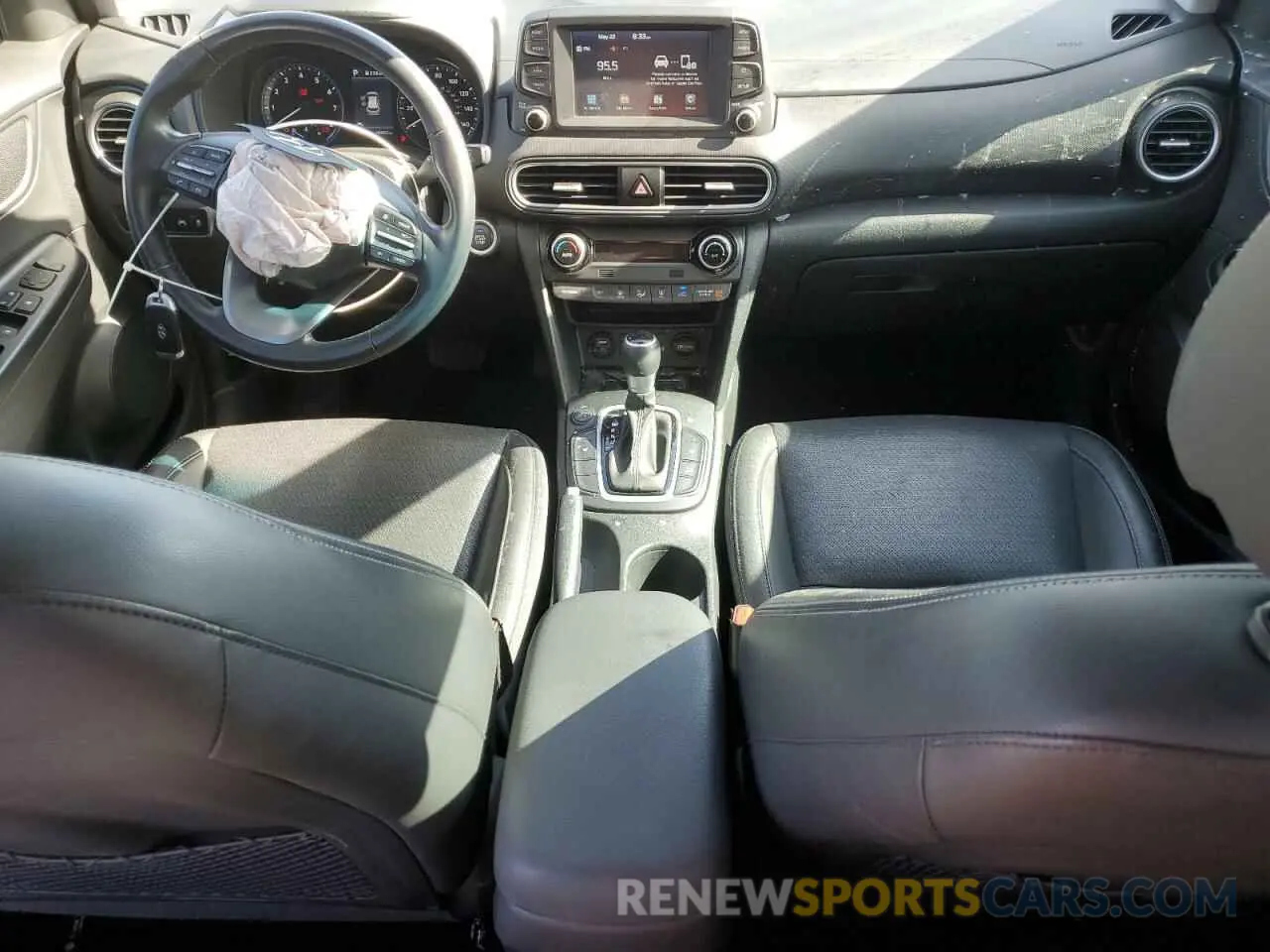 8 Photograph of a damaged car KM8K33A5XLU410891 HYUNDAI KONA 2020