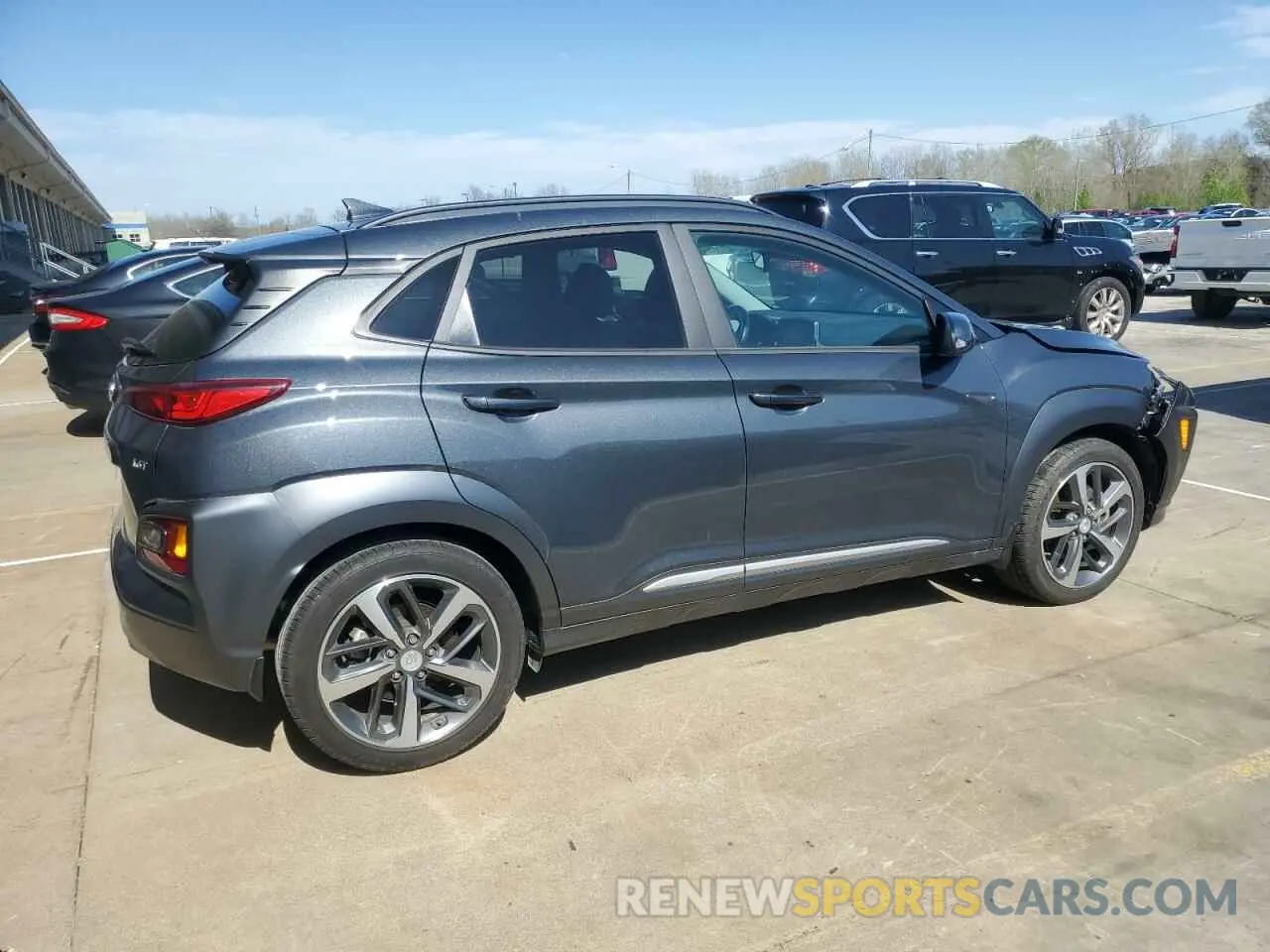 3 Photograph of a damaged car KM8K33A5XLU442577 HYUNDAI KONA 2020