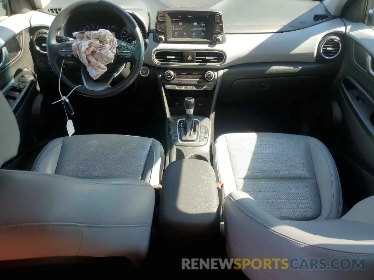 8 Photograph of a damaged car KM8K33A5XLU442577 HYUNDAI KONA 2020