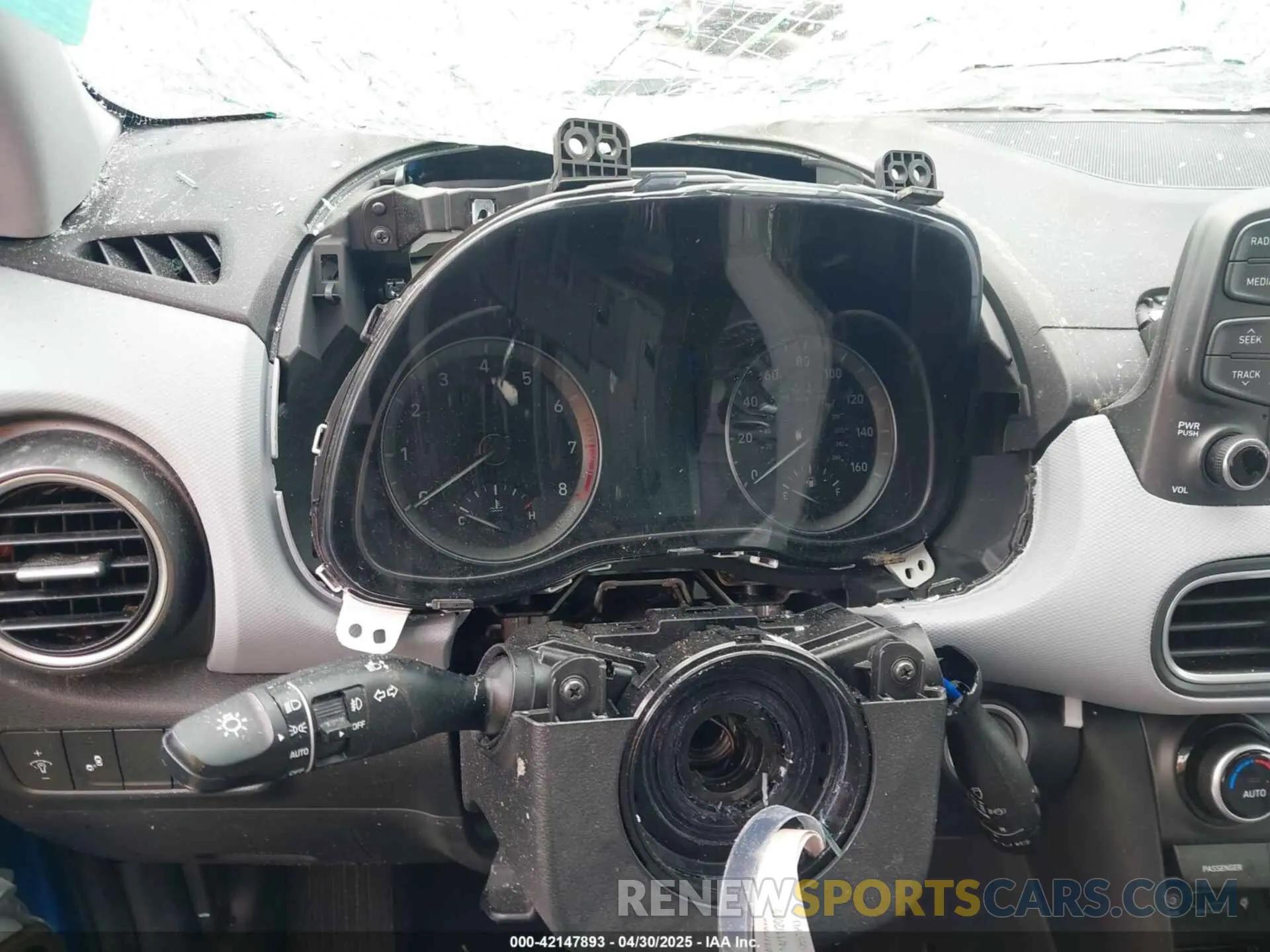 7 Photograph of a damaged car KM8K33A5XLU513034 HYUNDAI KONA 2020