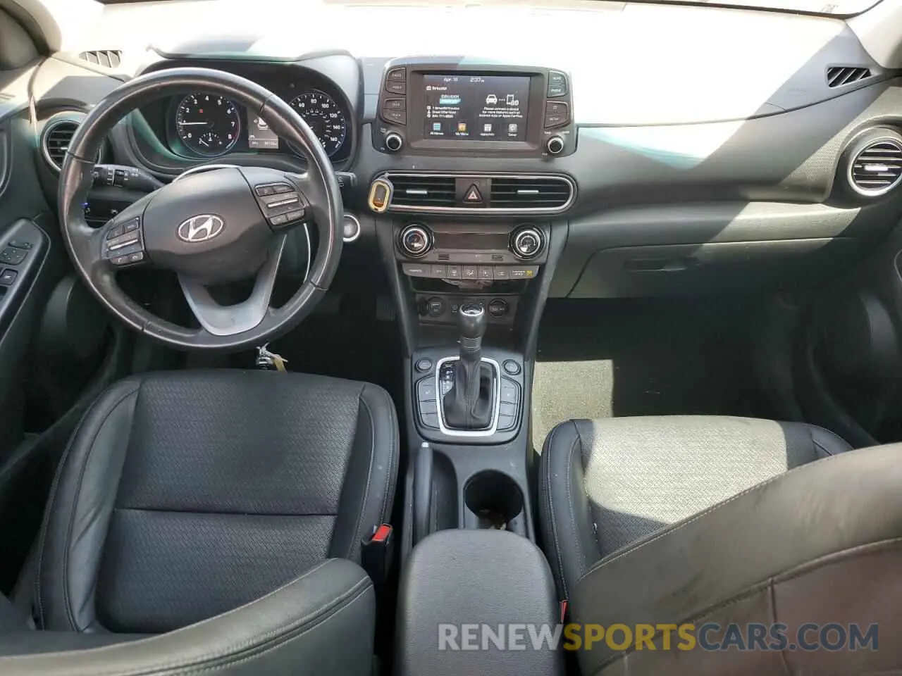8 Photograph of a damaged car KM8K3CA56LU412119 HYUNDAI KONA 2020
