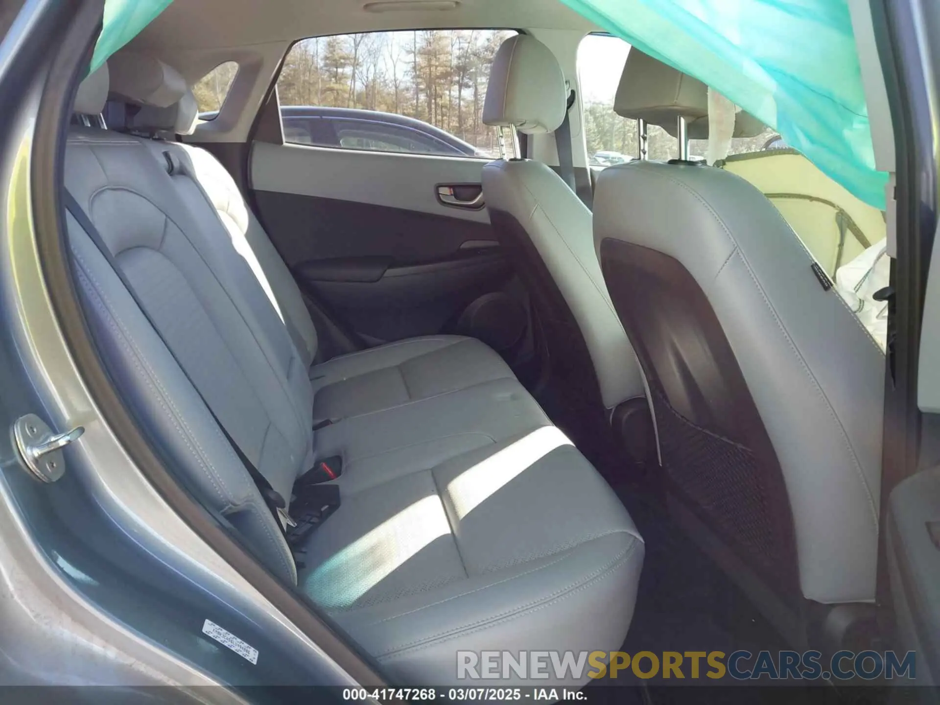 8 Photograph of a damaged car KM8K3CA56LU494806 HYUNDAI KONA 2020