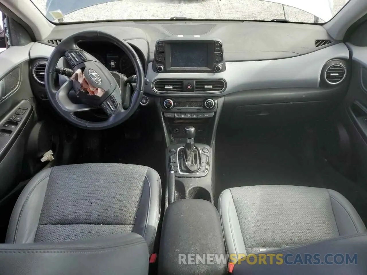 8 Photograph of a damaged car KM8K3CA59LU508746 HYUNDAI KONA 2020