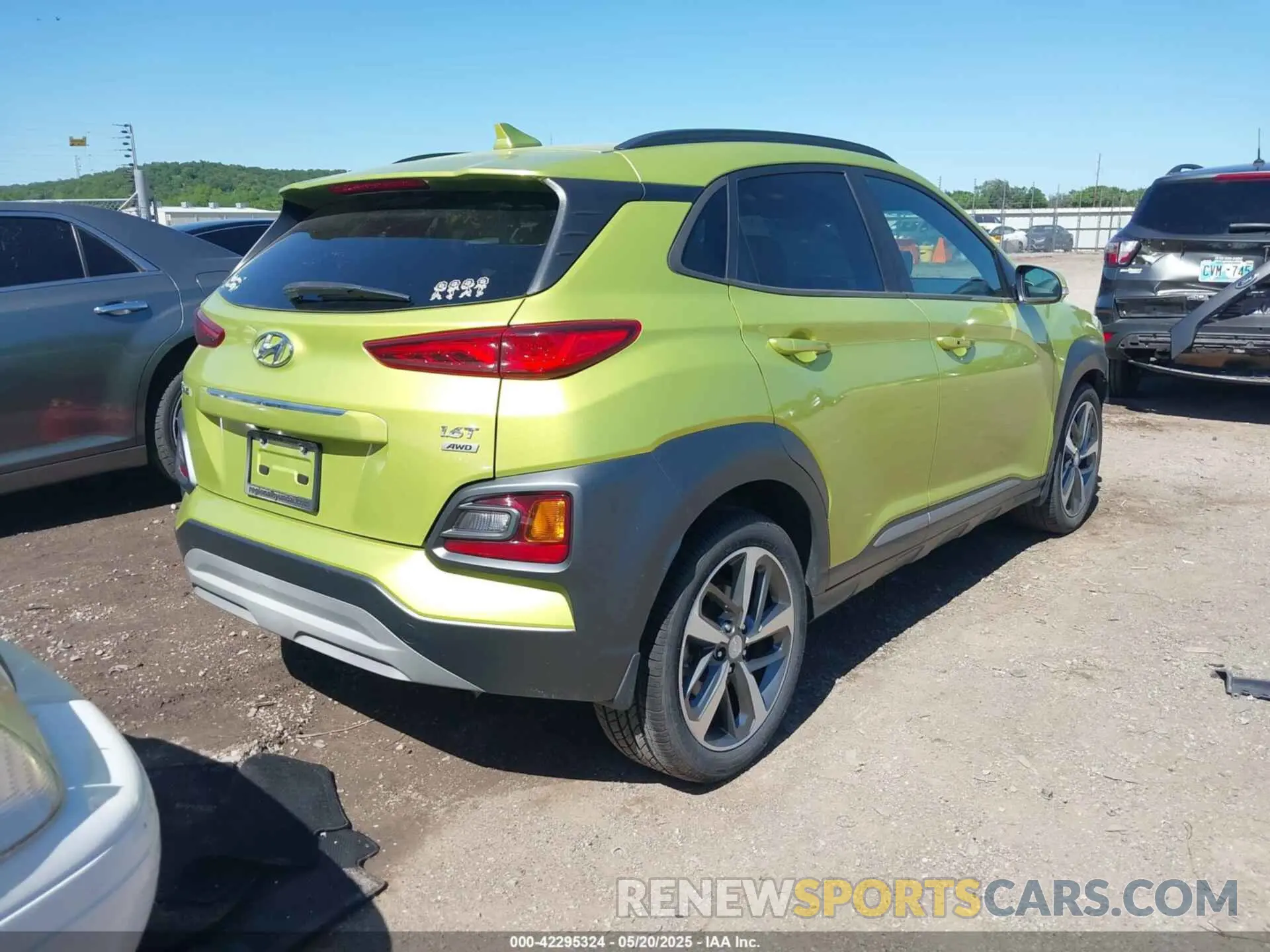 4 Photograph of a damaged car KM8K3CA5XLU464949 HYUNDAI KONA 2020