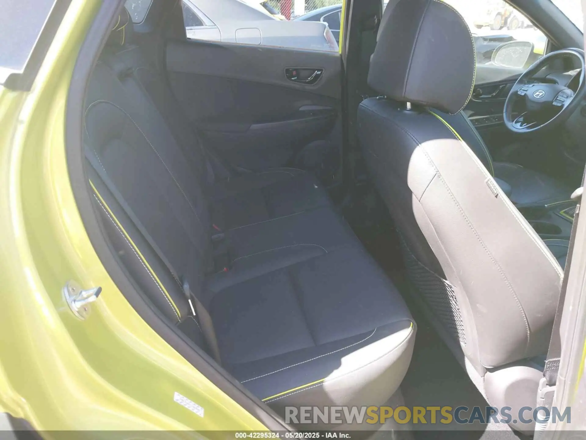 8 Photograph of a damaged car KM8K3CA5XLU464949 HYUNDAI KONA 2020