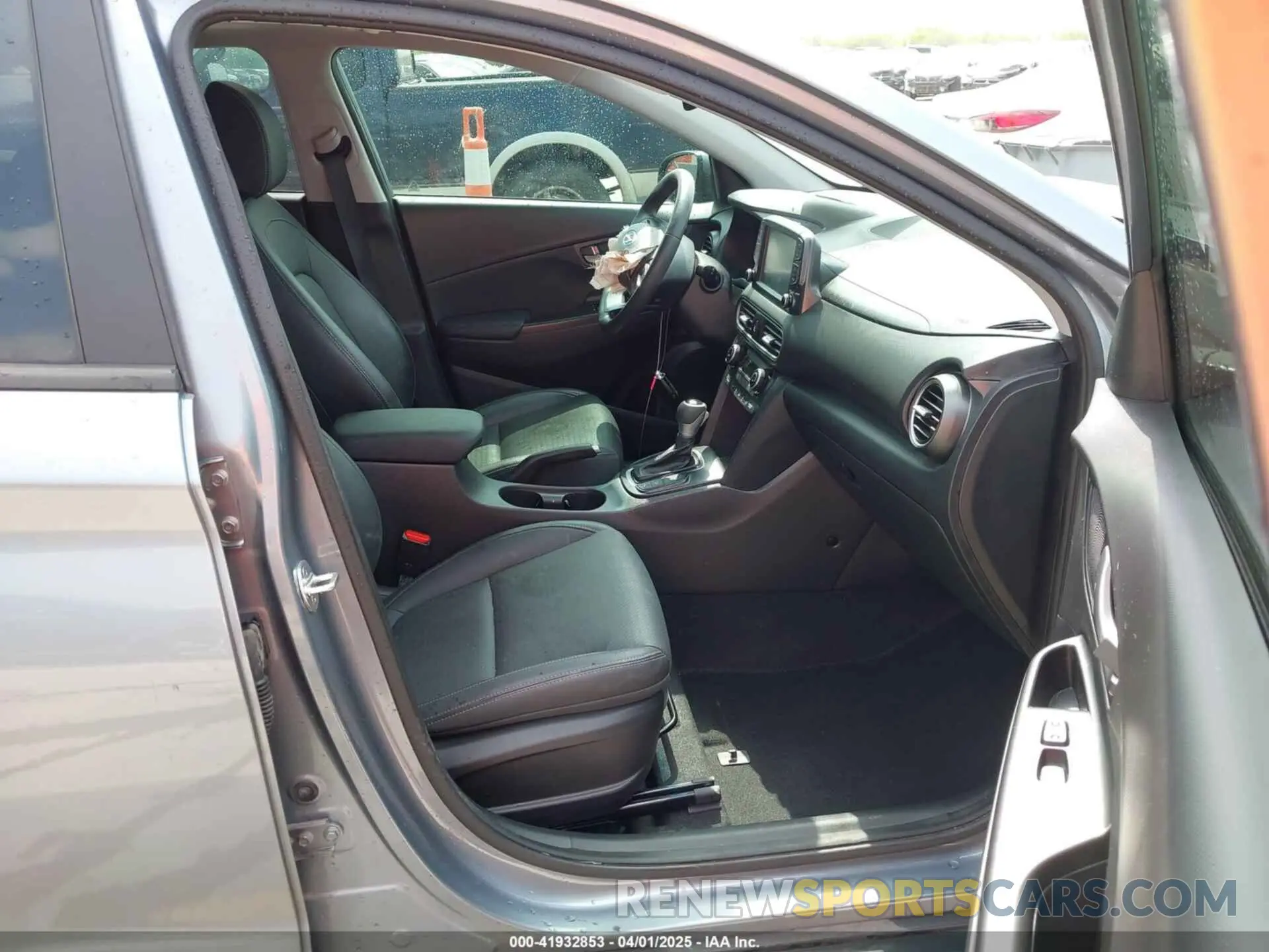 5 Photograph of a damaged car KM8K53A51LU503180 HYUNDAI KONA 2020