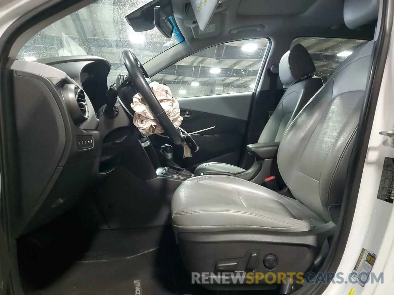 7 Photograph of a damaged car KM8K5CA52LU445807 HYUNDAI KONA 2020