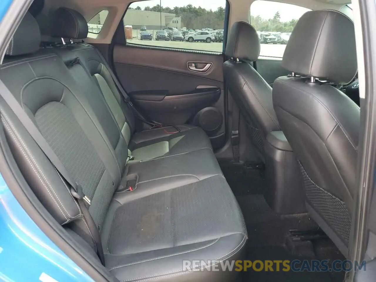 11 Photograph of a damaged car KM8K5CA53LU529456 HYUNDAI KONA 2020